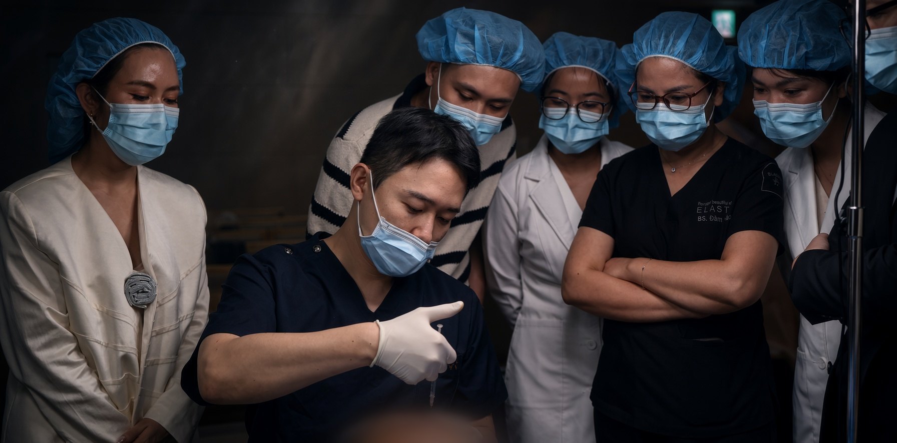 Dr. Oh, Medical Director, teaching the LSCO technique to physicians